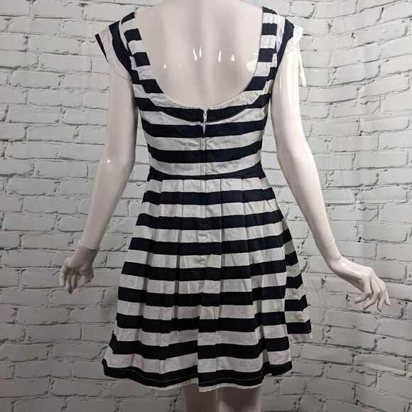 Mink Pink black and white stripe dress pleated skirt pockets low back size small - Picture 5 of 6
